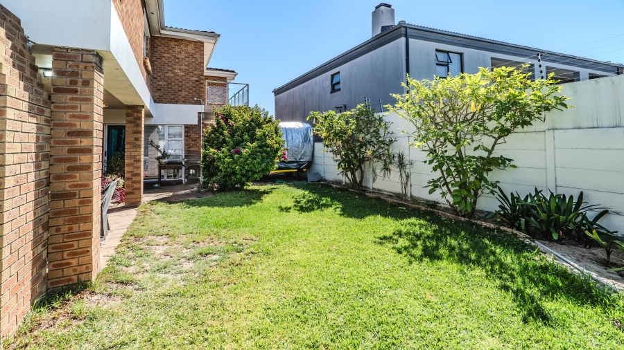 6 Bedroom Property for Sale in Rouxville Western Cape